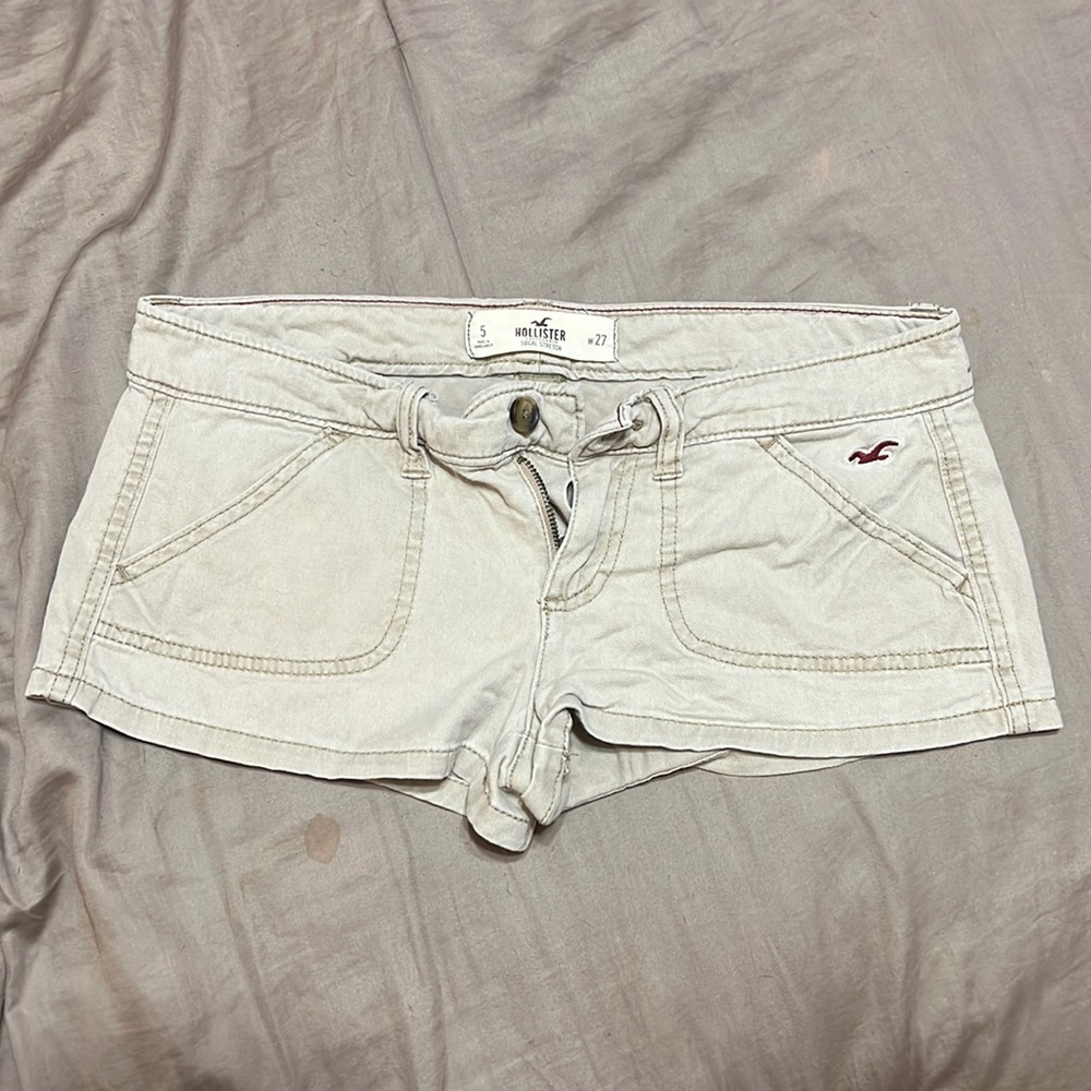 Hollister khaki shorts